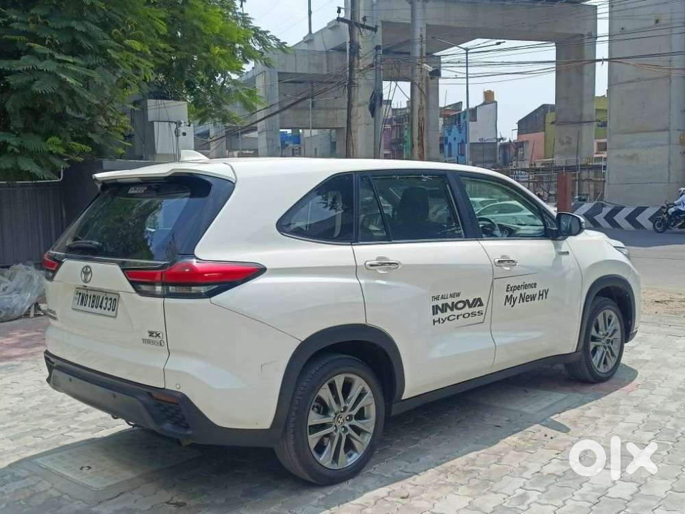 Toyota Innova Hycross 2.0 Zx Hybrid 7 Str, 2024, Petrol