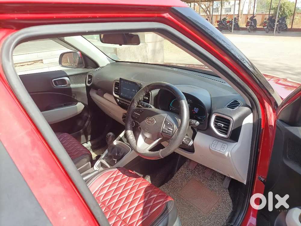 Hyundai Venue 2023 Petrol 5000 Km Driven