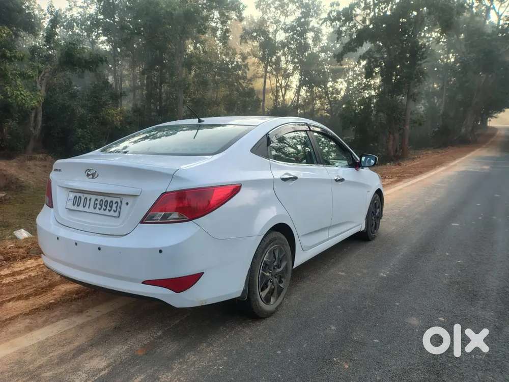Hyundai Verna 2015