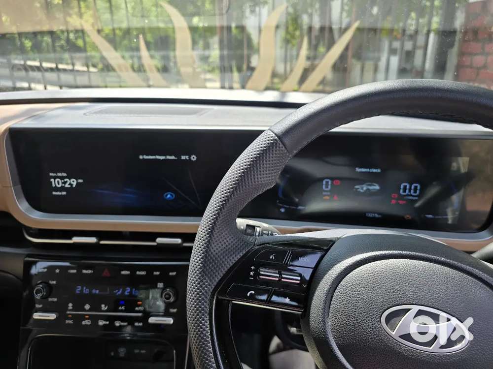 Hyundai Alcazar 2025 Petrol Well Maintained