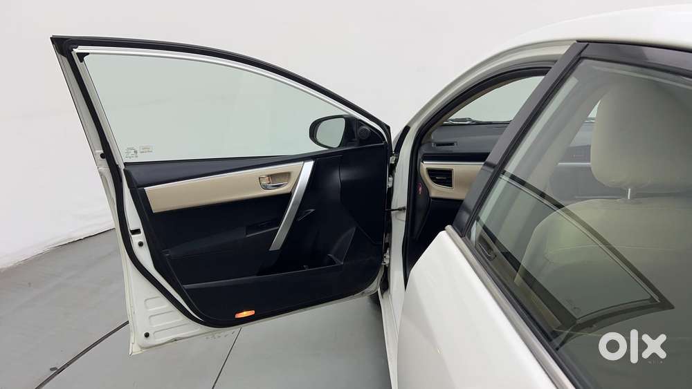 Toyota Corolla Altis 1.8 G, 2015, Petrol