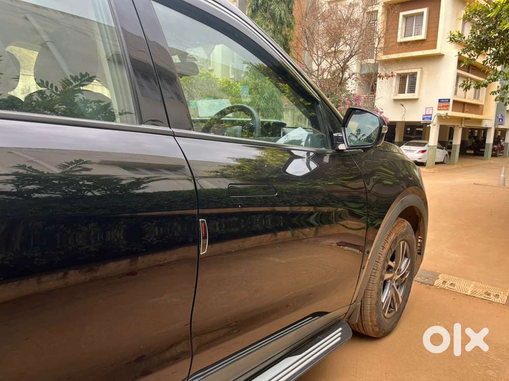 2025 Mahindra Xuv700 Ax5 7seater. Well Maintained. Only 4000kms Driven