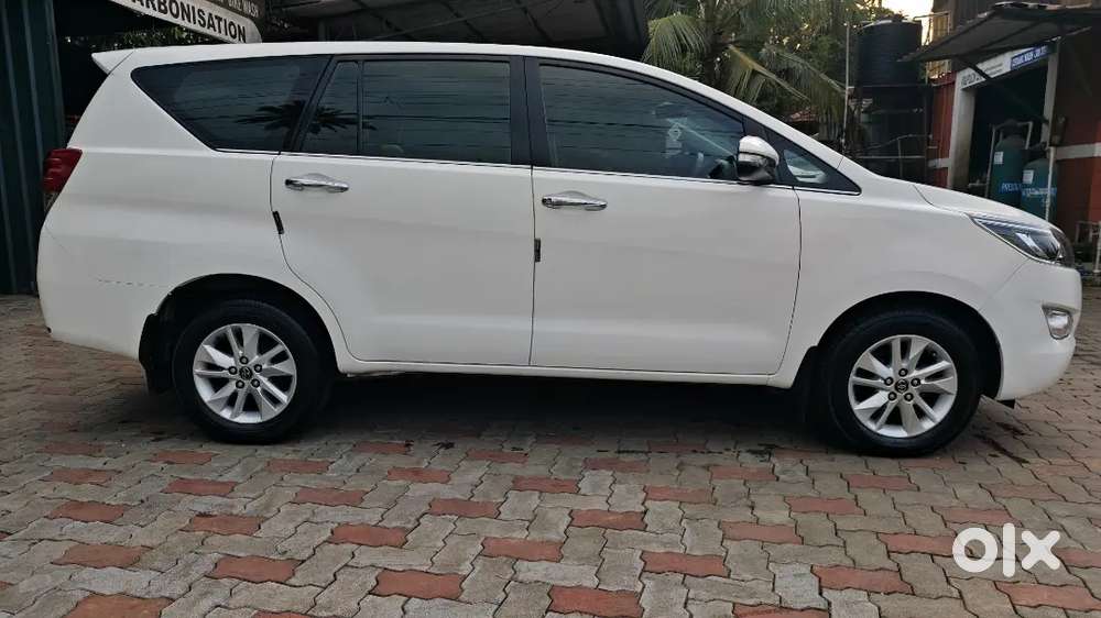 Toyota Innova Crysta 2017 Diesel Well Maintained