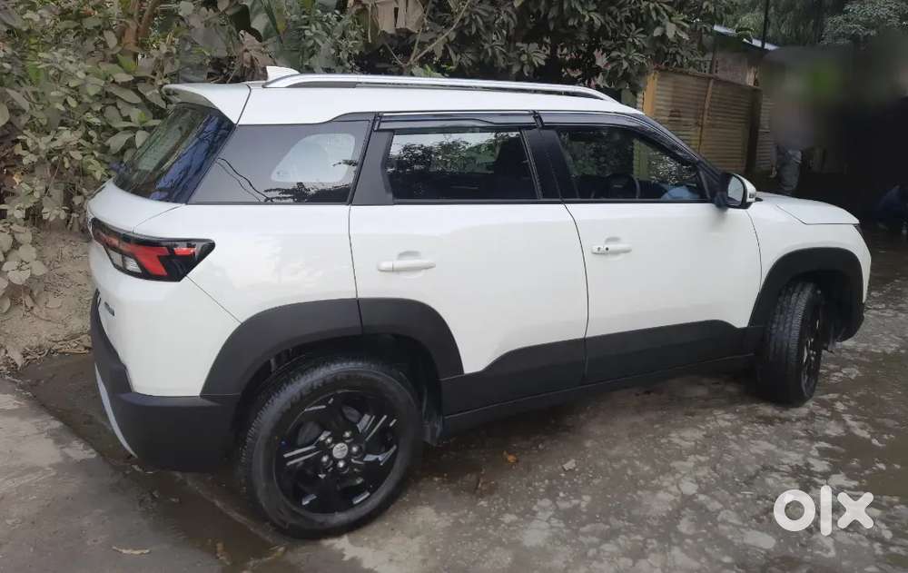 Maruti Suzuki Brezza Hybrid 2025 Manual First Owner