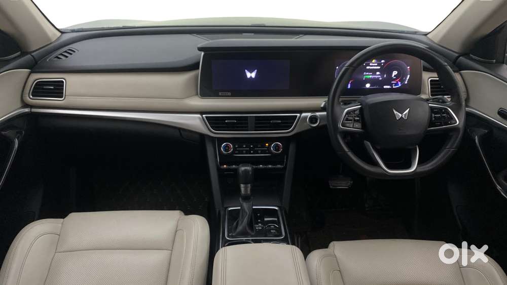 Mahindra Xuv700 2.2 Ax 7 Diesel At Luxury Pack Str, 2022, Diesel