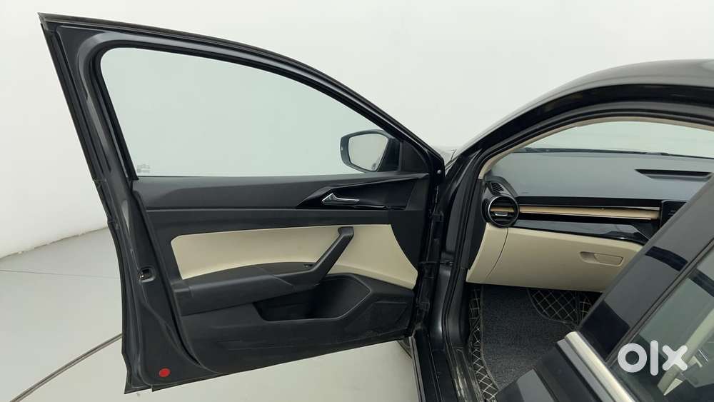 Skoda Slavia Style 1.0l Tsi At, 2022, Petrol