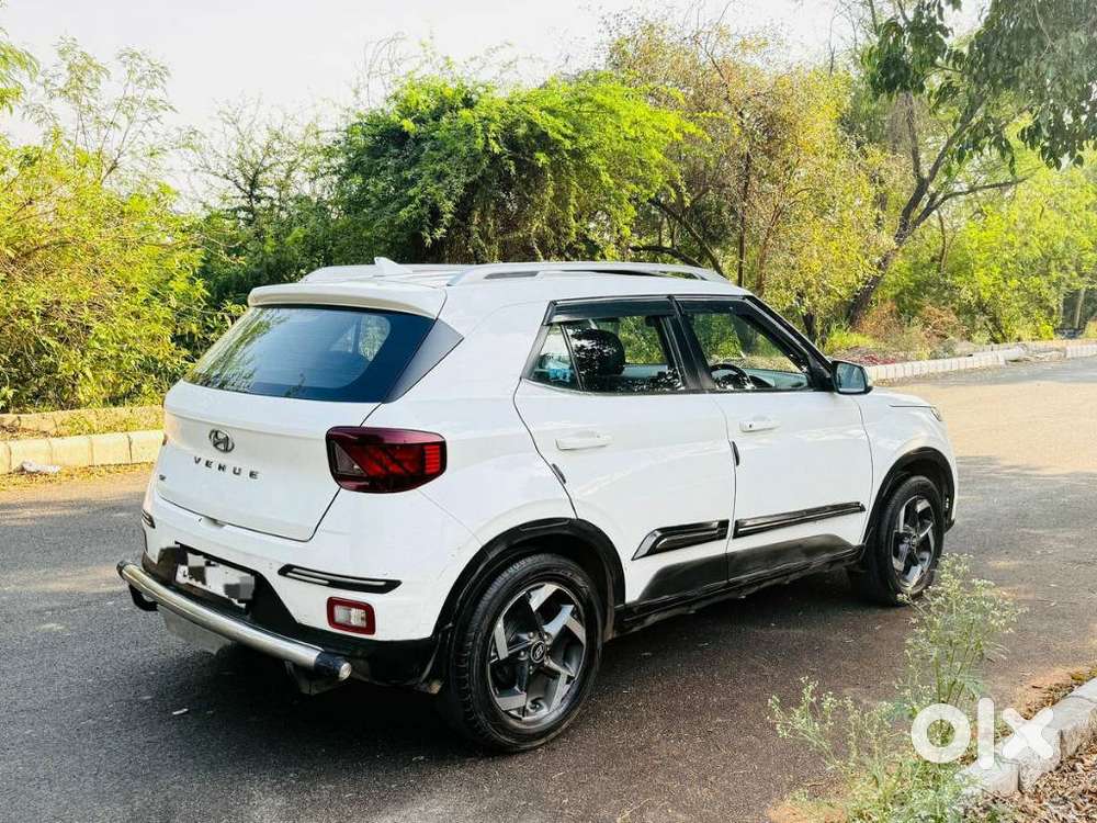 Hyundai Venue Sx (o) Mt 1.5 Diesel, 2019, Diesel