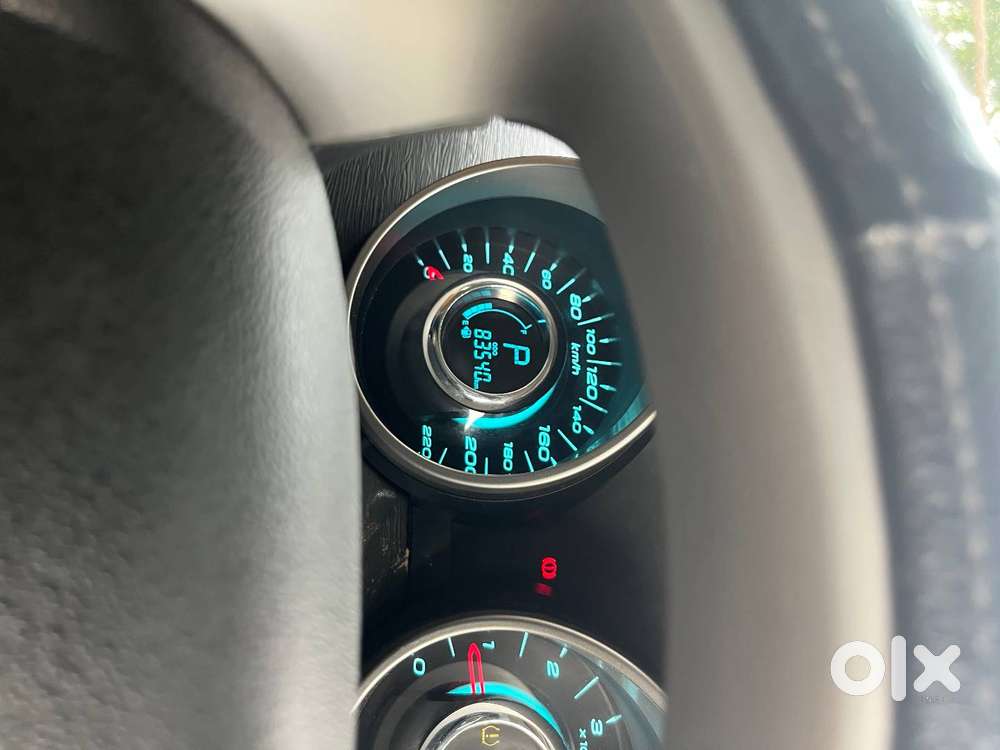 Mahindra Xuv500 W9 At - 2019 Model Automatic Suv- Red Colour