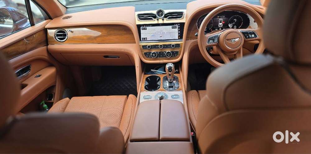 Bentley Bentayga V8 Petrol, 2023, Petrol
