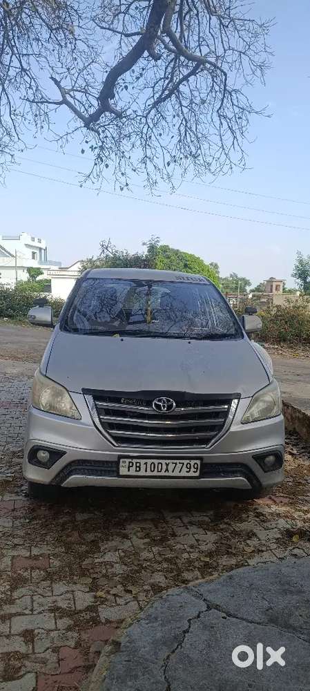 Toyota Innova 2012 Diesel 100000 Km Driven