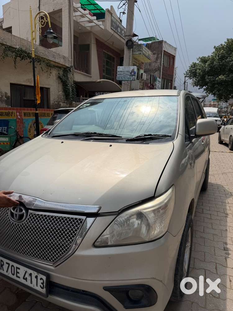 Toyota Innova 2012 Diesel Well Maintained