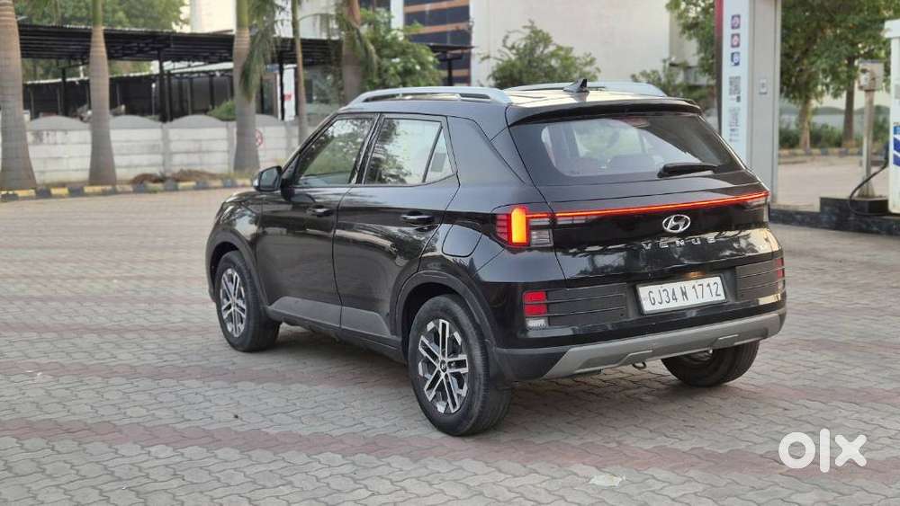 Hyundai Venue Sx Mt, 2023, Diesel