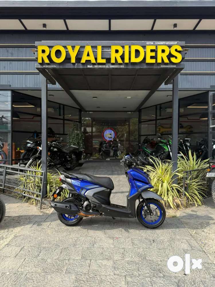 Yamaha showroom thoppumpady new arrivals