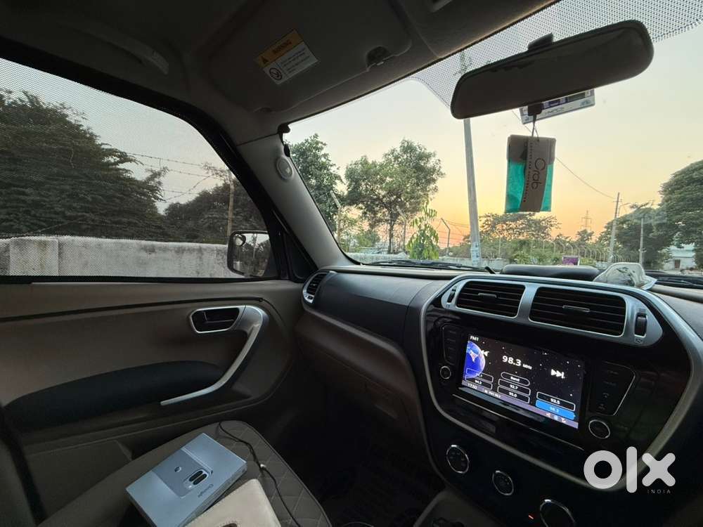 Mahindra Tuv 300 2018