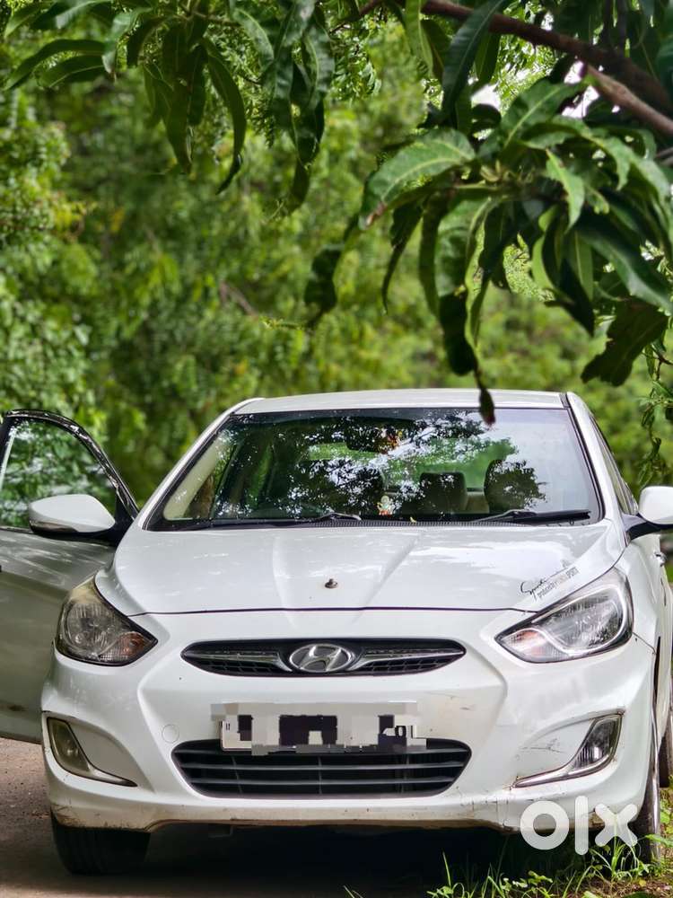 Hyundai Fluidic Verna 2012