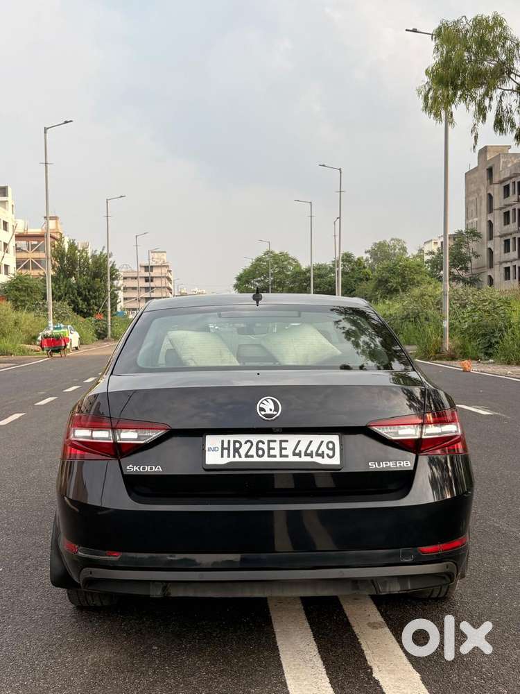 Skoda Superb Style 1.8 Tsi Mt, 2019, Petrol