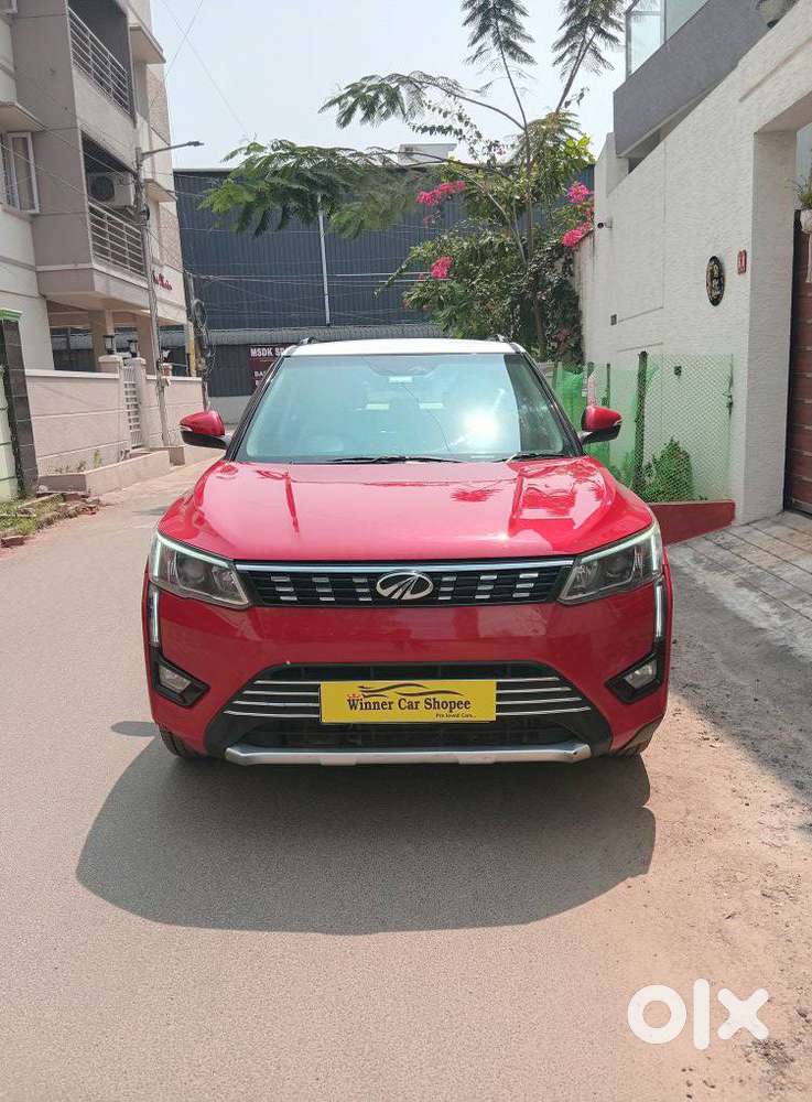 Mahindra Xuv300 W8 (o) 1.5 Diesel Amt Dual Tone, 2020, Diesel