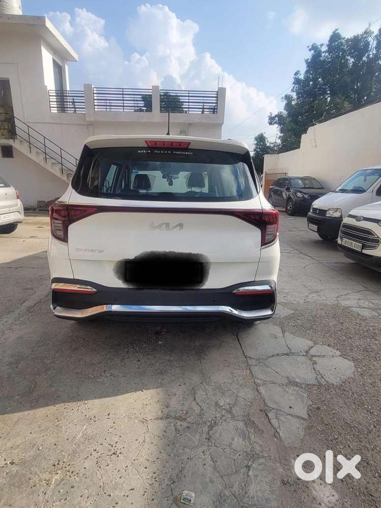 Kia Carens 2023 Petrol 30000 Km Driven