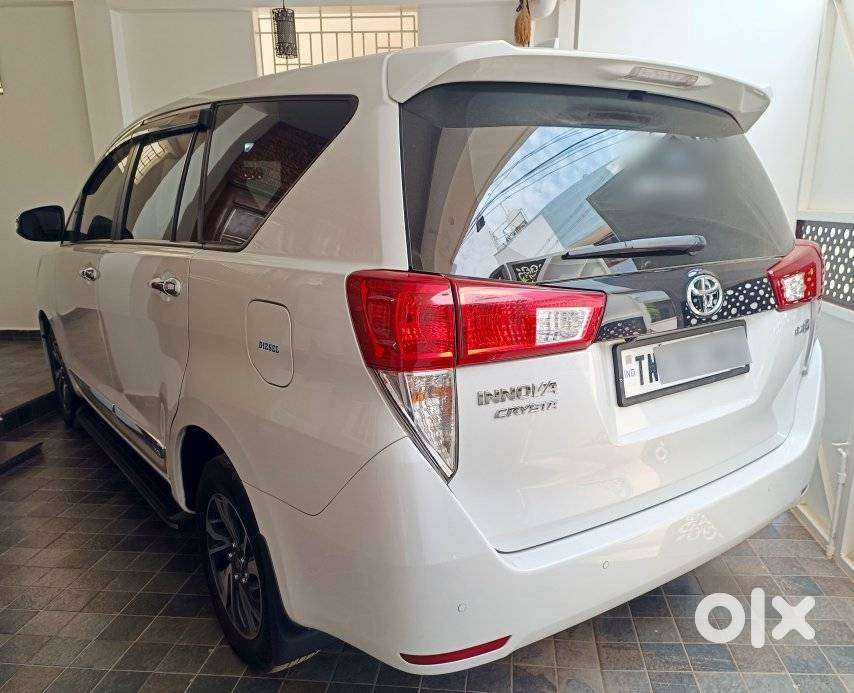 Toyota Innova Crysta [2020-ongoing] 2.4 Gx 7 Str, 2023, Diesel