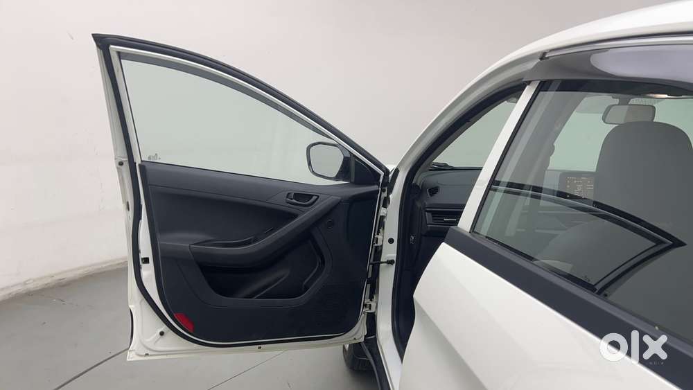 Tata Nexon 1.2 Revotron Xma Amt, 2025, Petrol