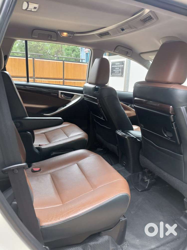 Toyota Innova Crysta 2.8z Automatic, 2016, Diesel
