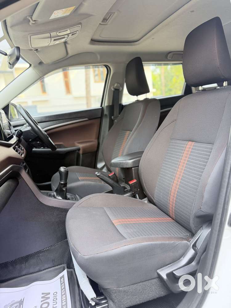 Maruti Suzuki Brezza 1.5 Zxi Smart Hybrid, 2023, Petrol