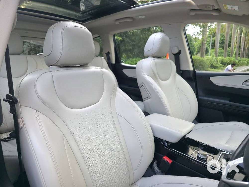 Mahindra Xuv700 2.2 Ax 7 Diesel At Luxury Pack Str, 2023, Diesel