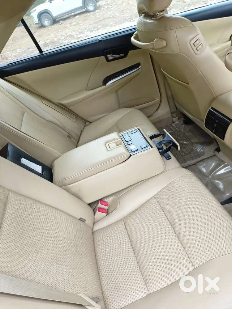 Toyota Camry 2017 Petrol 127000 Km Driven