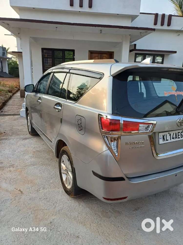 Toyota Innova 2017 Diesel 180000 Km Driven