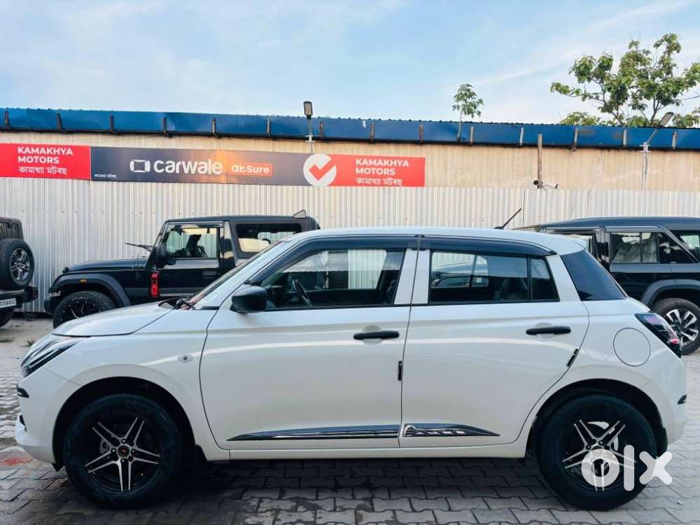 Maruti Suzuki New-gen Swift Lxi, 2025, Petrol