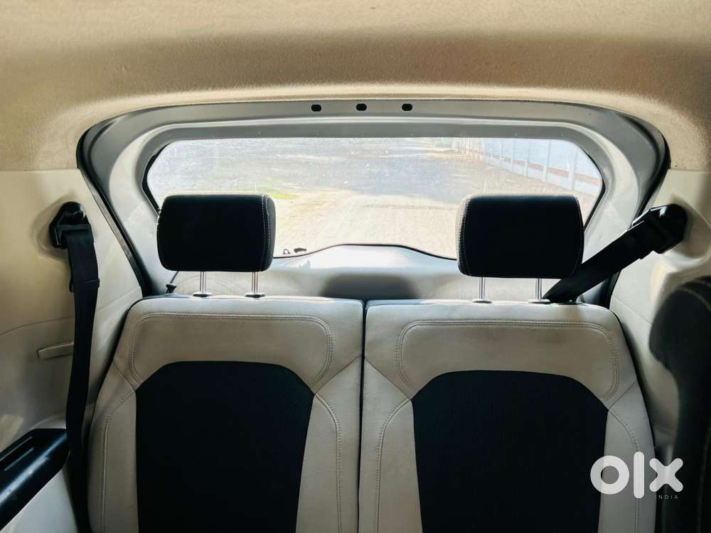 Renault Triber Rxt, 2023, Petrol