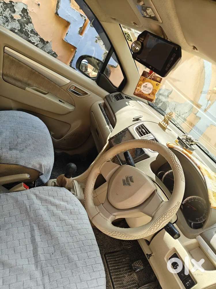 Maruti Suzuki Ertiga 2014 Model H Grey Colour Cng Par 22 Ka Average De