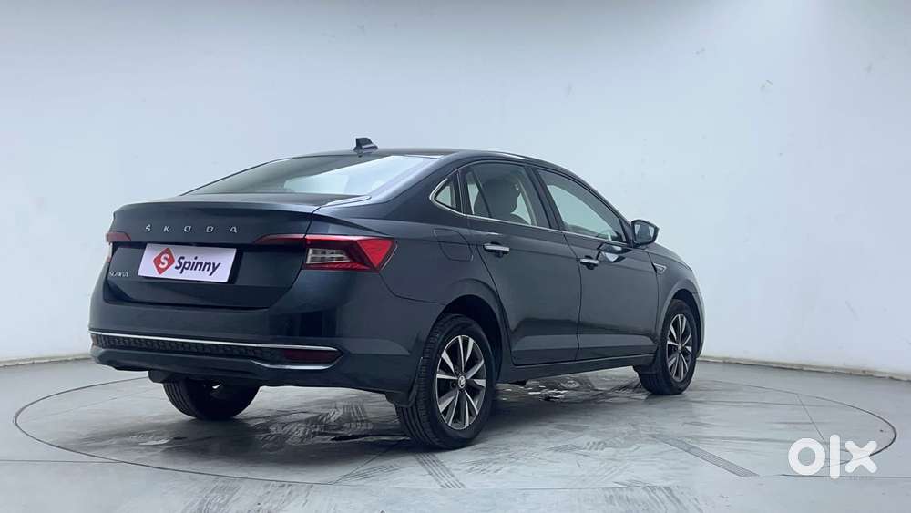 Skoda Slavia Style 1.0l Tsi Mt, 2023, Petrol