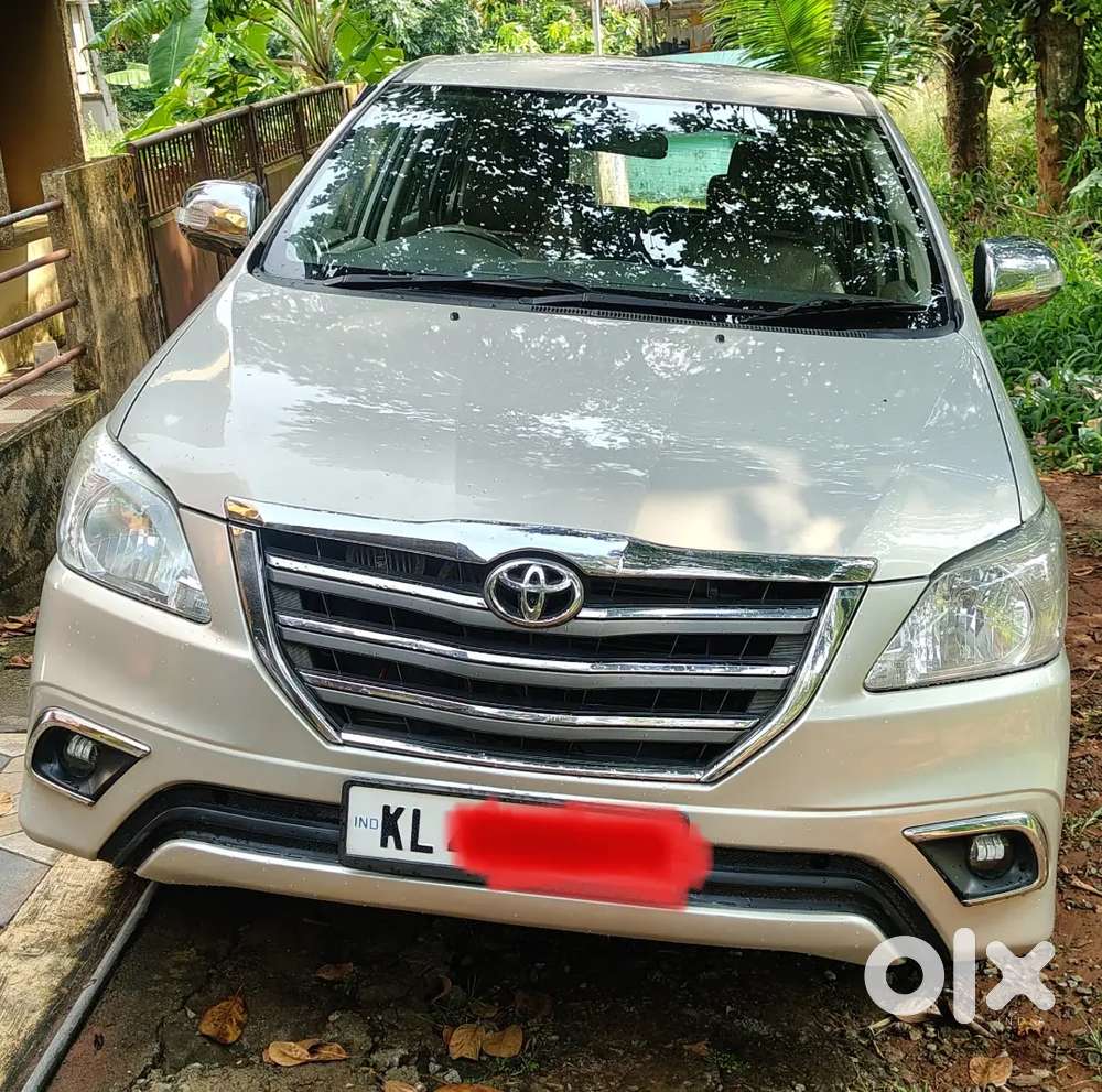 Toyota Innova 2012g