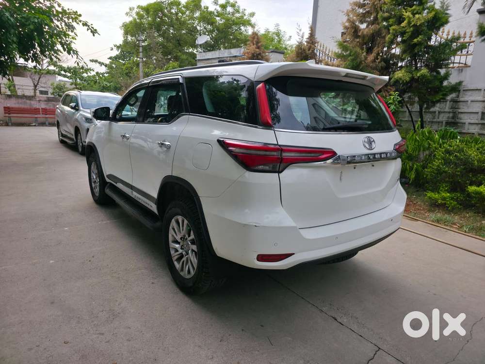 Toyota Fortuner 2.8 Legender 4x4, 2022, Diesel