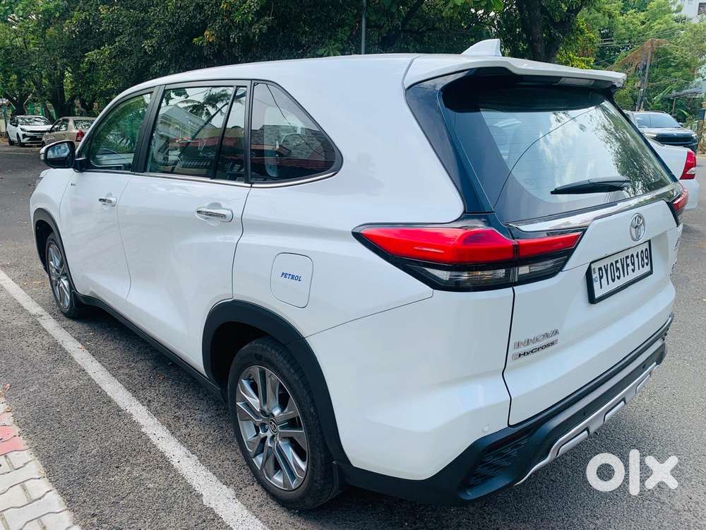 Toyota Innova Hycross 2.0 Zx (o) Hybrid 7 Str, 2025, Electric