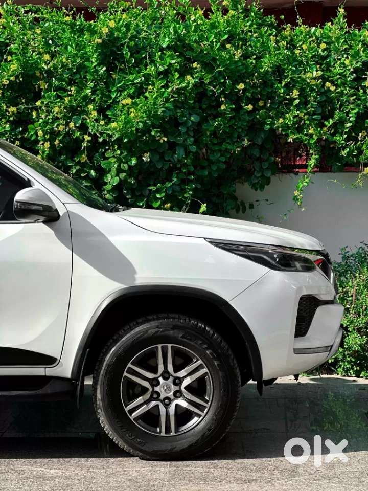 Toyota Fortuner 4x2 At 2.7 Petrol, 2025, Petrol