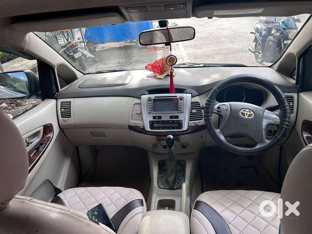 Toyota Innova 2.5 V 8 Str, 2013, Diesel