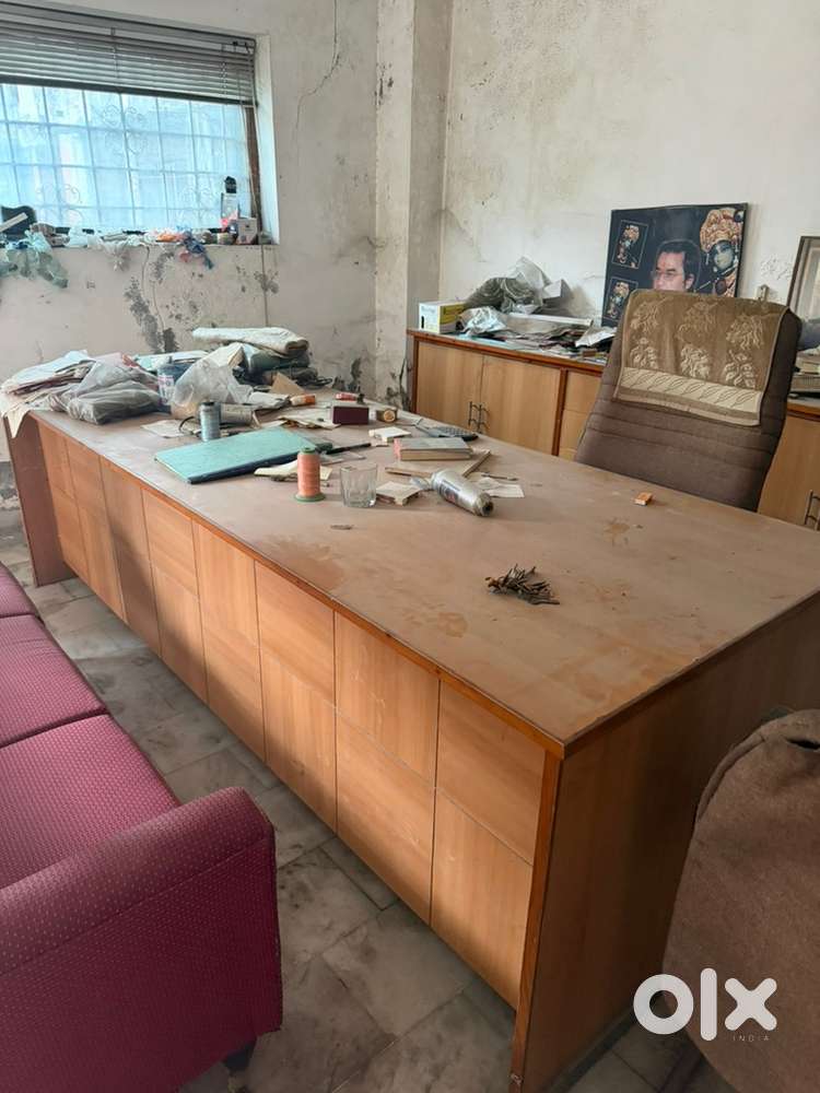 Solid Heavy-Duty Office Tables / Executive Furniture