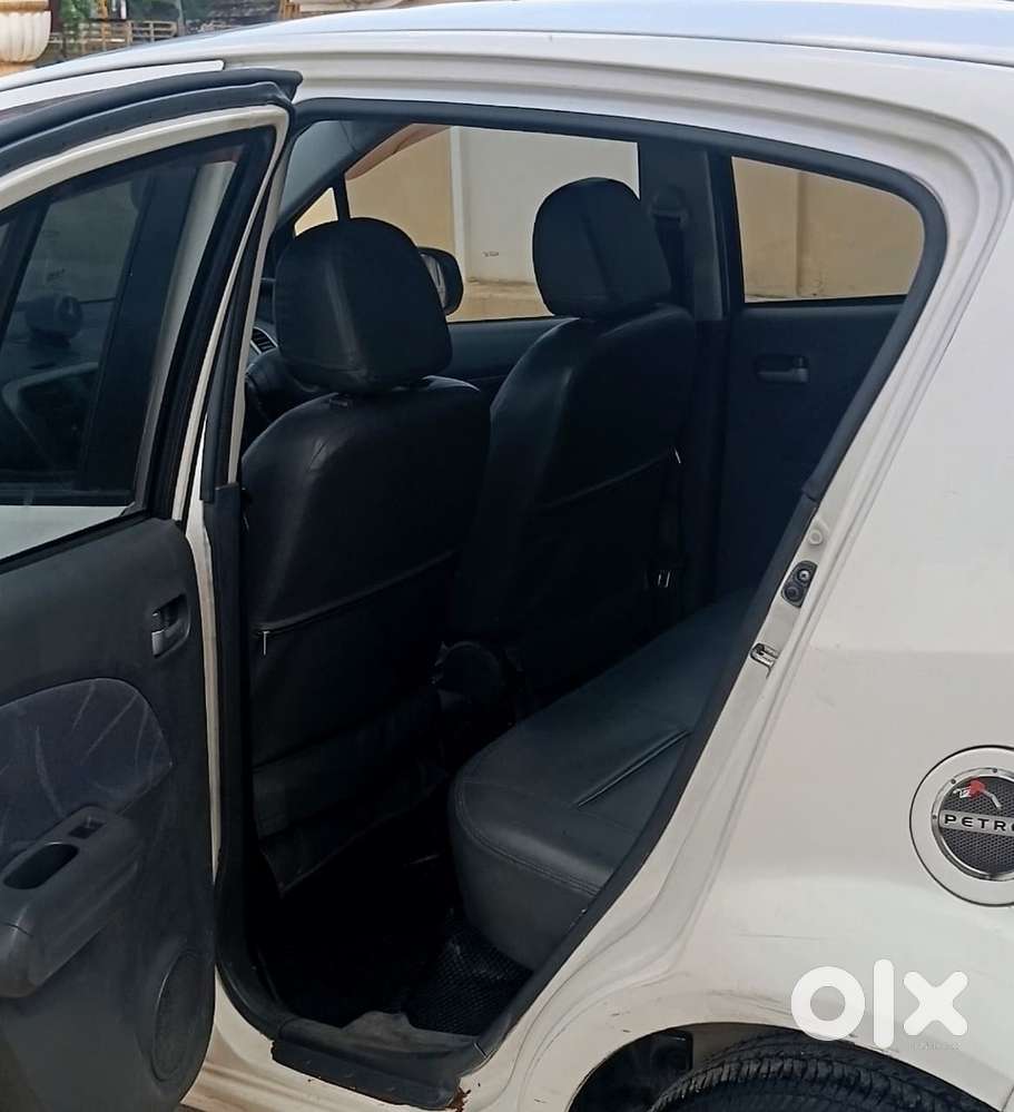 Maruti Suzuki Ritz, 2010, Petrol