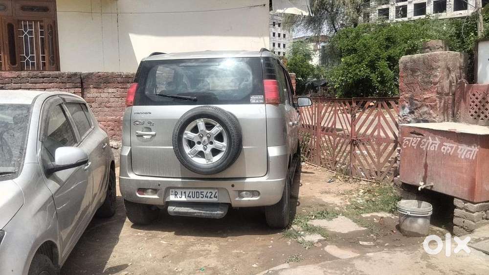 Single Handed Drives Vehicle In Jaipur City Only