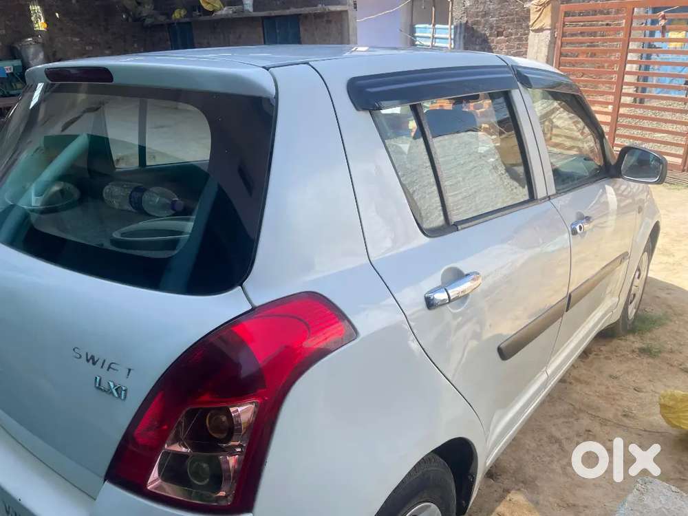 Gaadi Deni Hai Bilkul New Condition Petrol Model