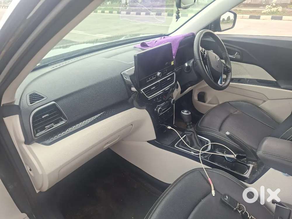 Mahindra Xuv 3xo Revx-a Pg Mt 2026