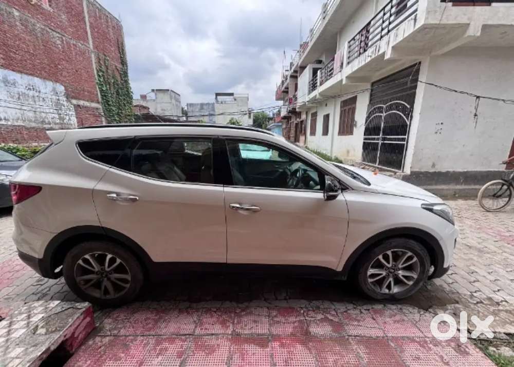 Hyundai Santa Fe 2015 Diesel 97000 Km Driven