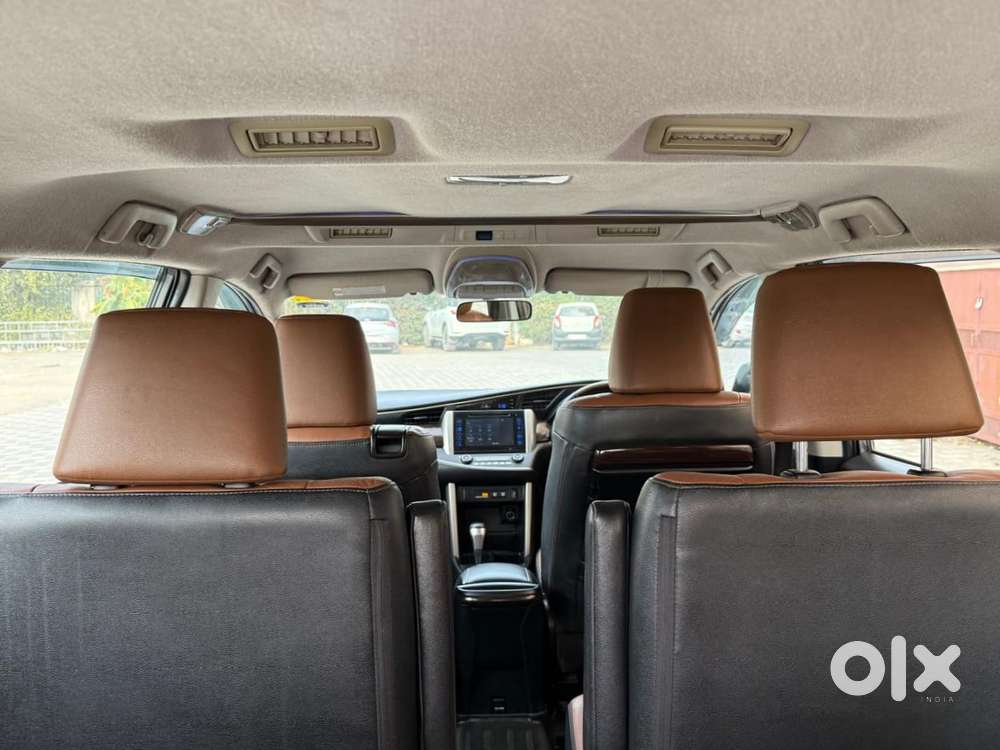 Toyota Innova Crysta 2.8z Automatic, 2016, Diesel