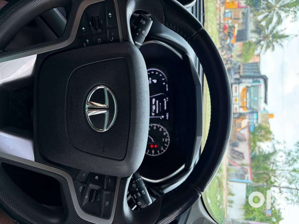 Tata Safari