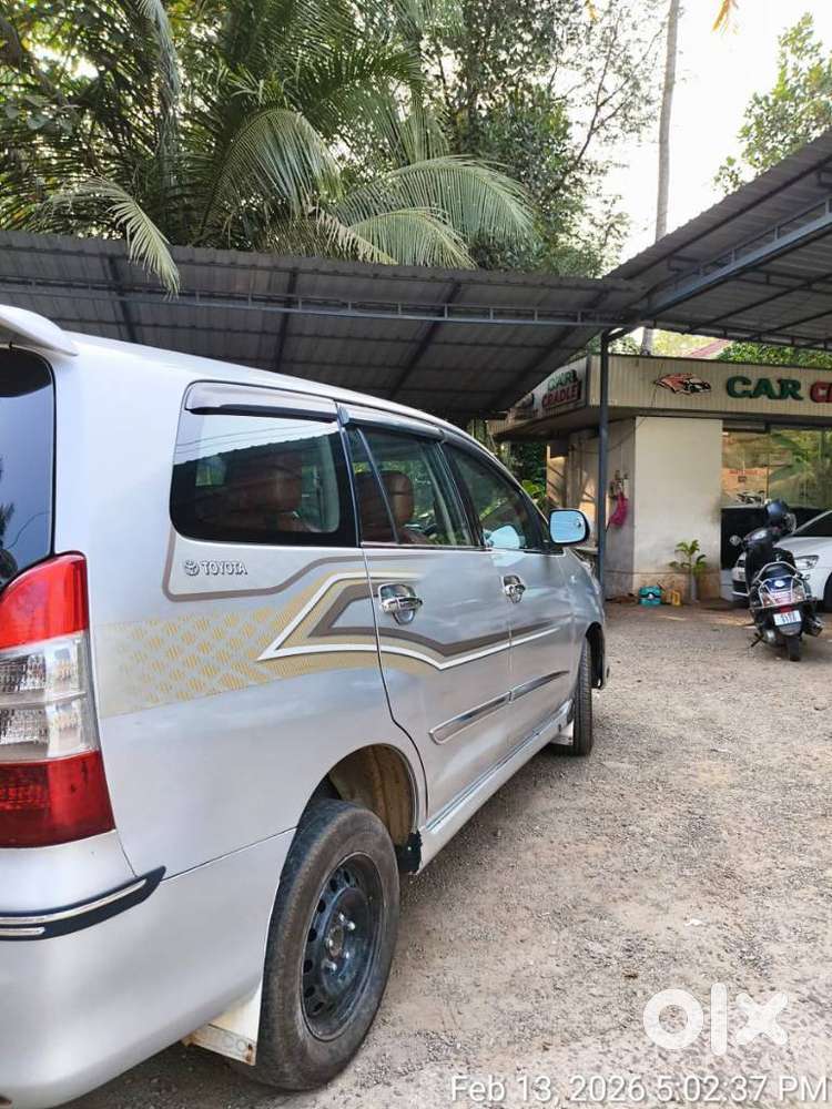 Toyota Innova 2012-2013 2.5 E Diesel Ms 7-seater, 2011, Diesel