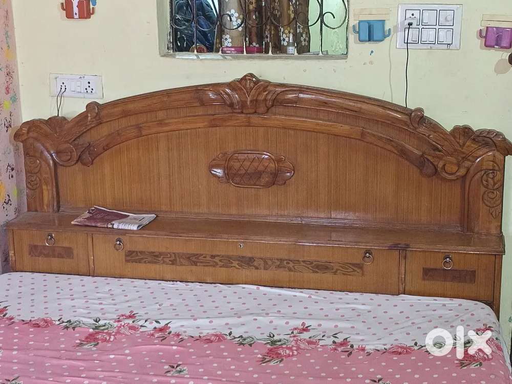 सग्गून ka double bed ka palang
