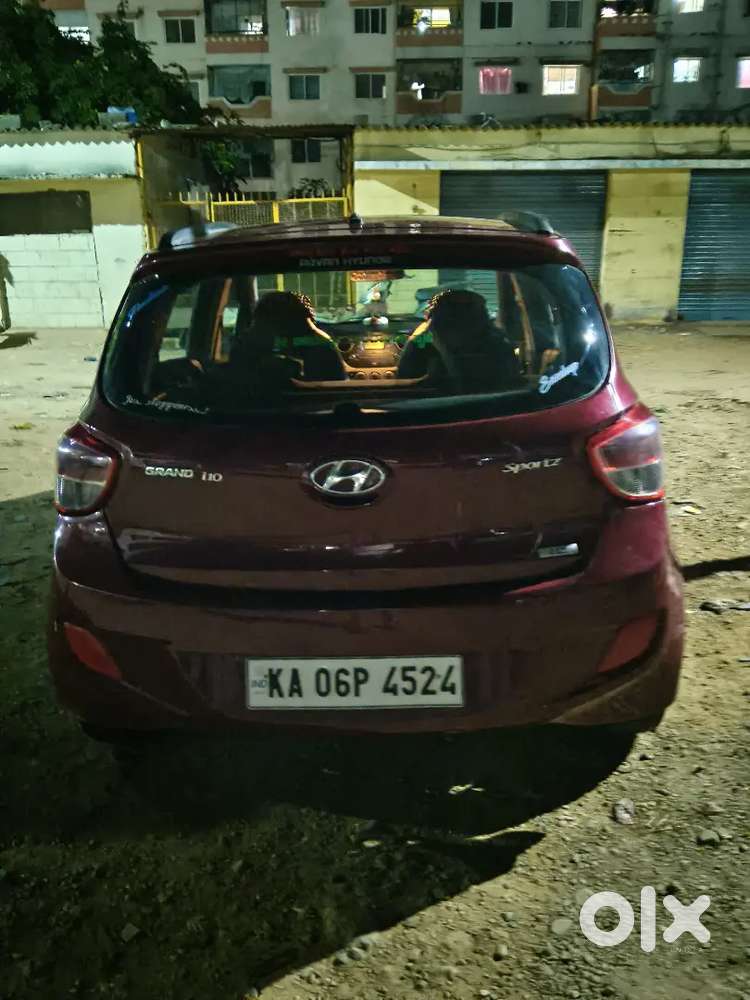 Hyundai Grand I10 2017 Petrol 121000 Km Driven