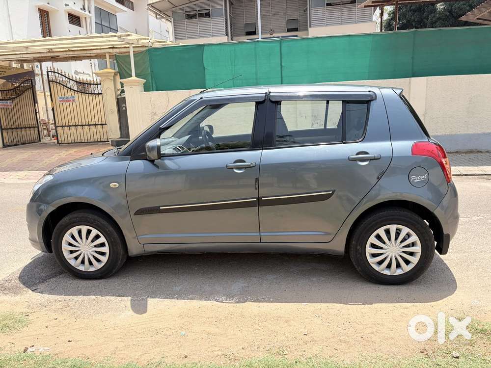 Maruti Suzuki Swift 1.2 Vxi (o), 2011, Petrol